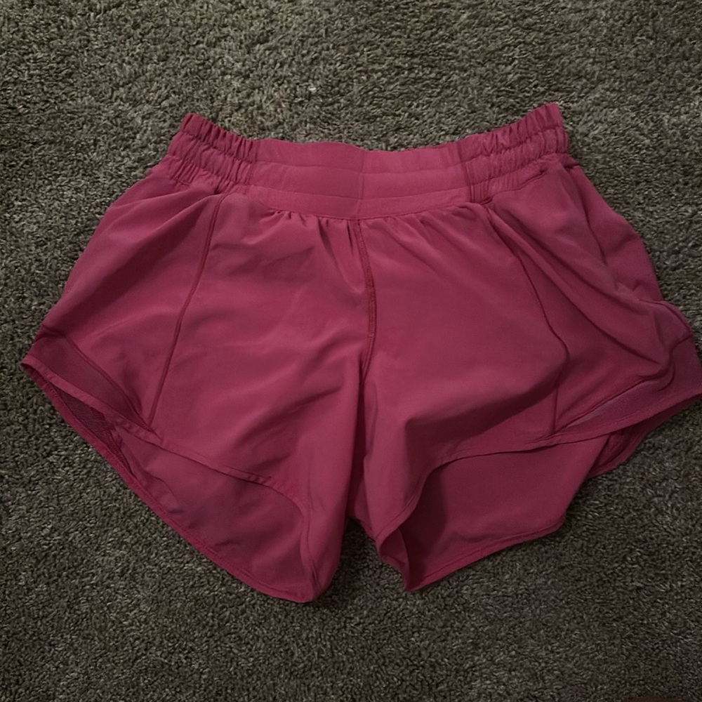 Lululemon Sonic Pink 4” Size 4